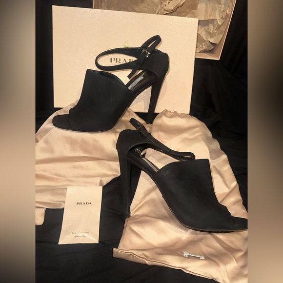 ⭐️FALL SALE⭐️ Prada Black Suede Slingback Heels. Sz 41 With a 5 inch heel. - Picture 1 of 13
